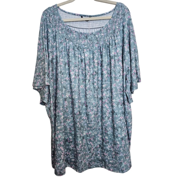 BloomChic Tops - 5/25 ❤️ BloomChic Plus Size Floral Blouse